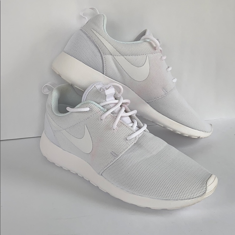 COPY - Nike Roshe One in white size 8.5